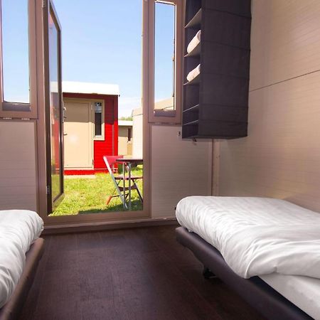 Pop-Up Hotel Songfestival Klaaswaal Extérieur photo